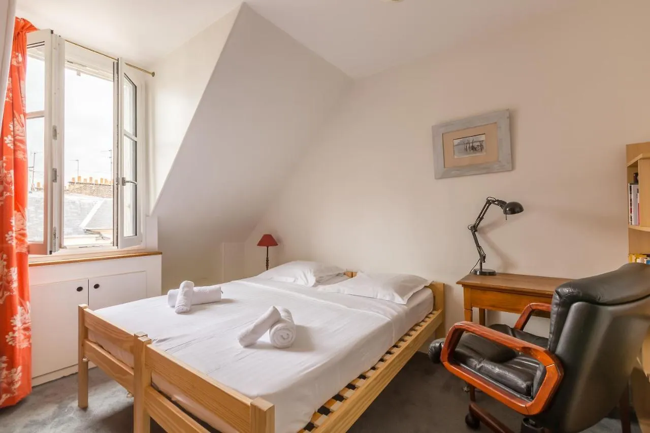 Veeve - Views To The Eighth Apartment Paris