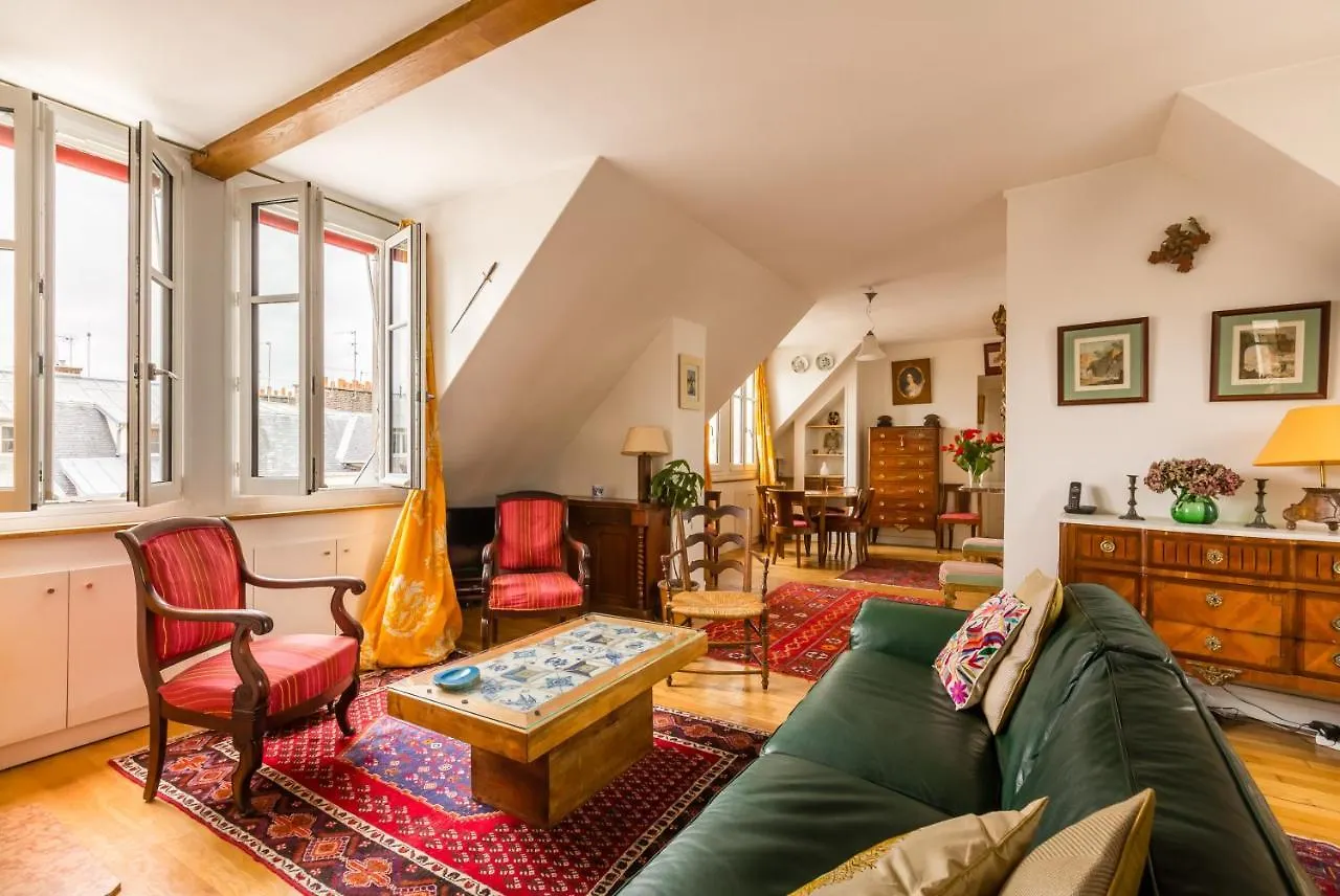Veeve - Views To The Eighth Apartment Paris France